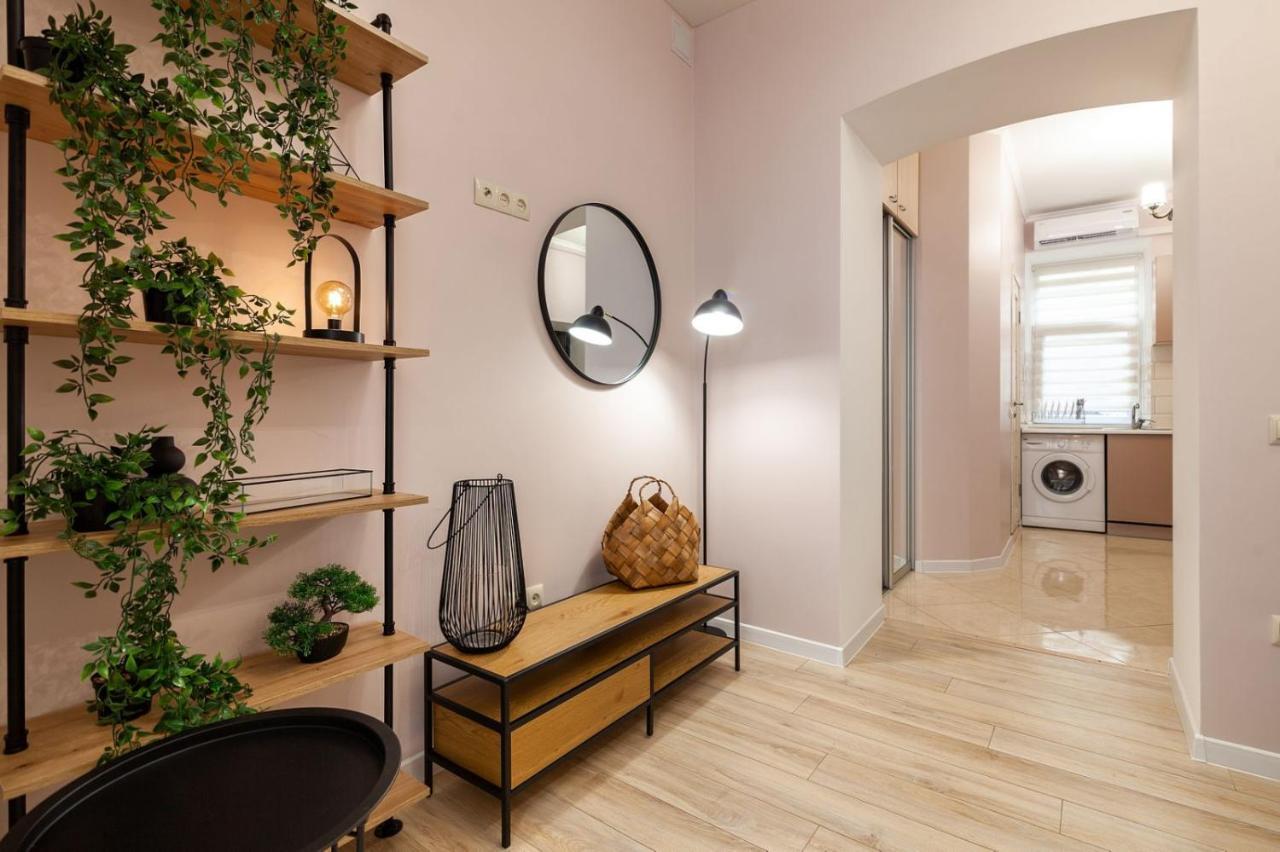 Avangard Magnus Apartment Lviv Eksteriør bilde